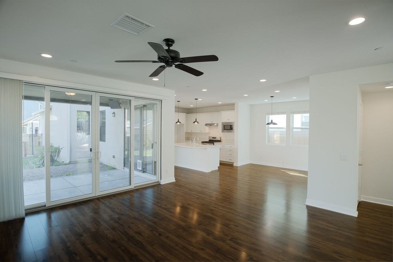 10526 San Bruno St - Photo 7 of 28