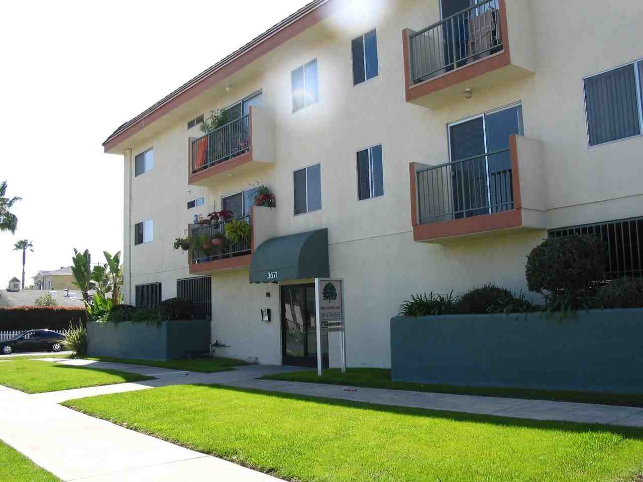 3671 Veteran Avenue, - Photo 2 of 46