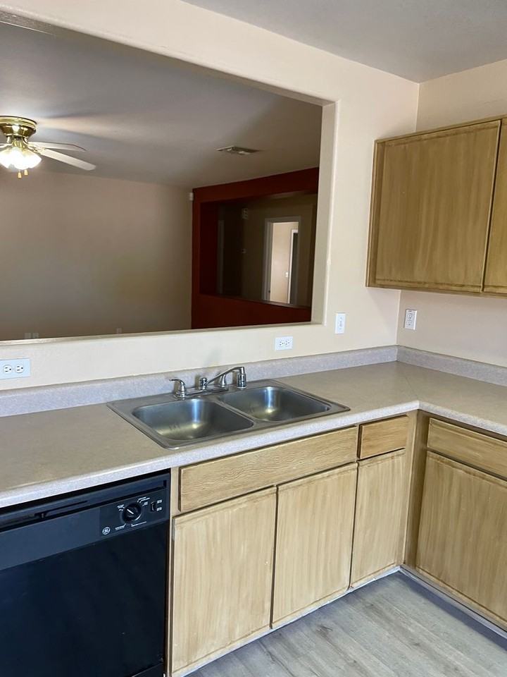 12478 N Pablo St - Photo 5 of 15