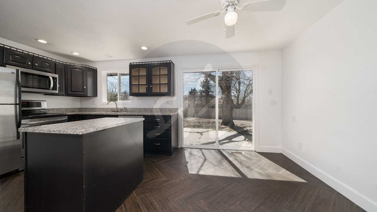 3615 Hayman Ct - Photo 4 of 22