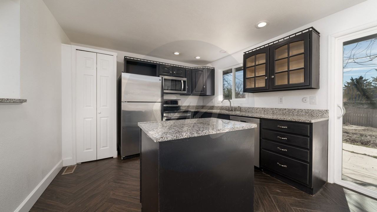 3615 Hayman Ct - Photo 5 of 22