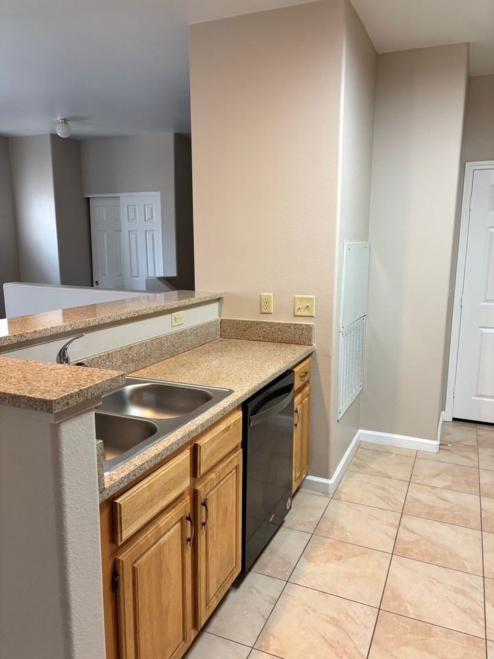 900 S Meadows Pkwy #1624 - Photo 6 of 32