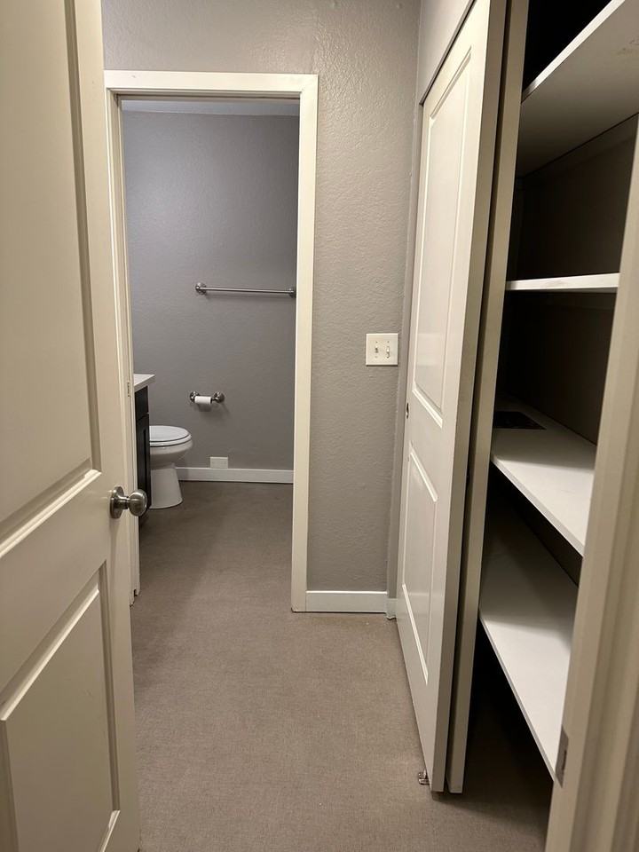 Emerald Place Apartments - Photo 5 of 17