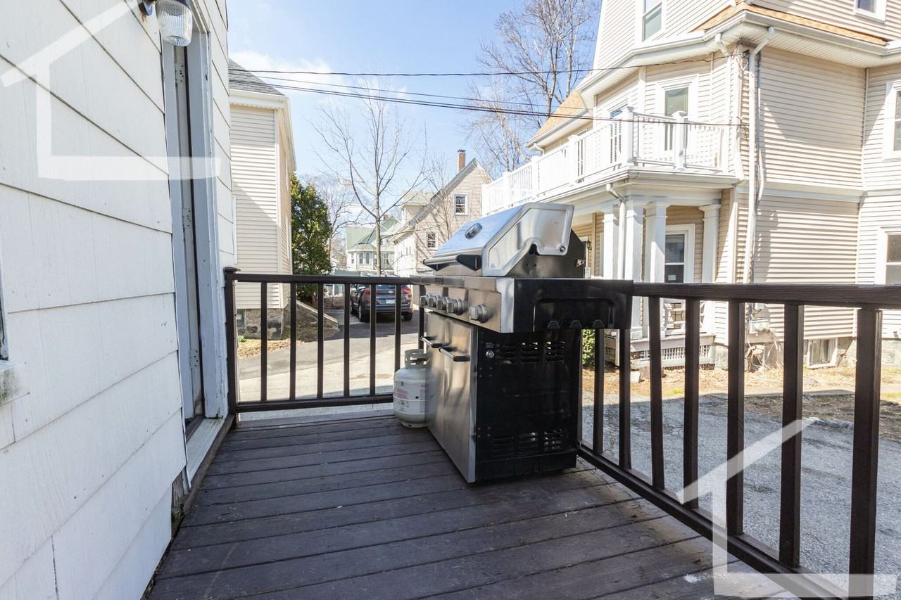 21 Bennett St - Photo 2 of 7