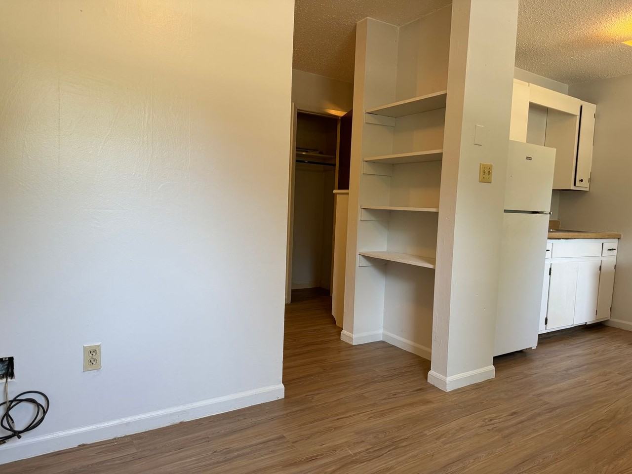 2600 S Beech St #O - Photo 4 of 10