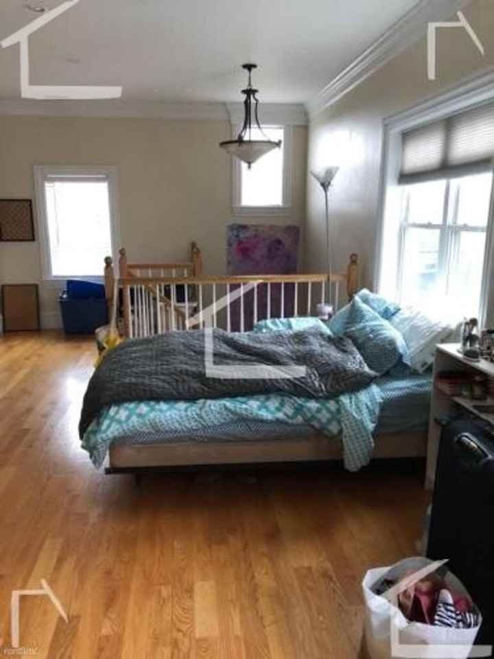 49 Hobart St - Photo 4 of 7