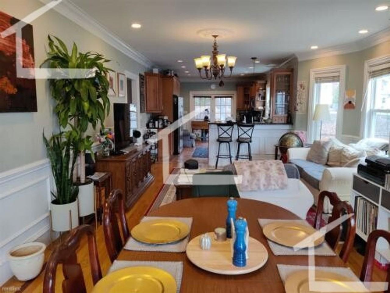 49 Hobart St - Photo 5 of 7