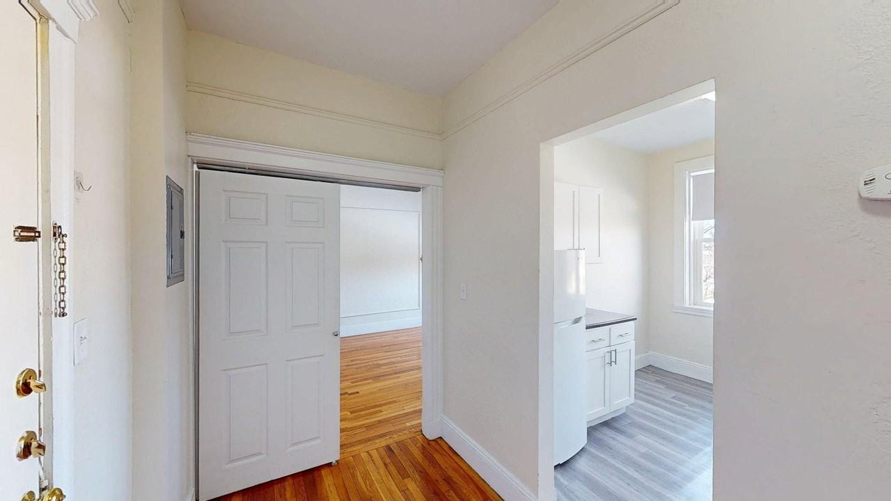 1697 Commonwealth Ave - Photo 3 of 7