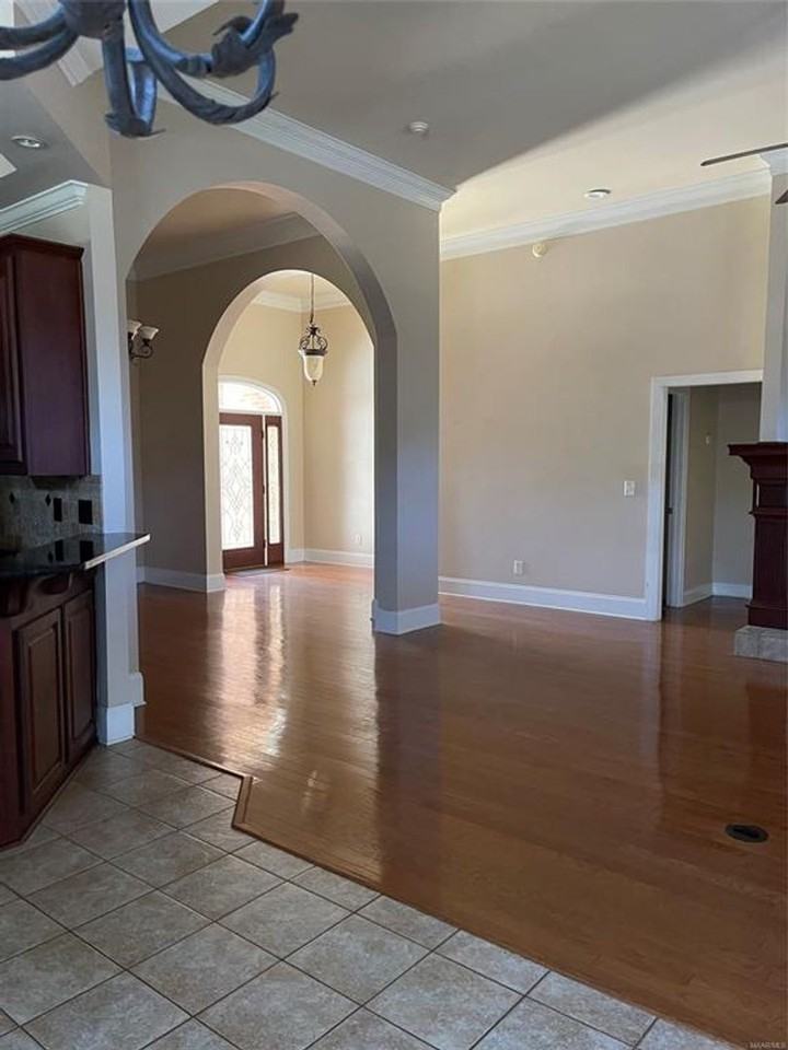 7071 Mid Pines Cir - Photo 2 of 12