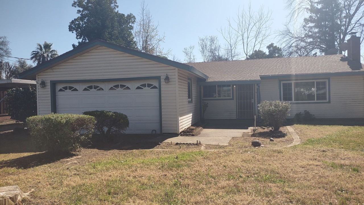 5490 King Rd - Photo 2 of 20