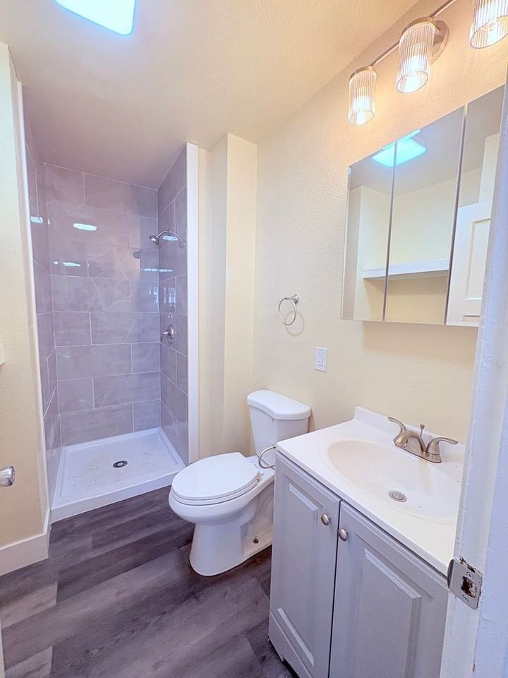 316 6th St #19 - Photo 3 of 3