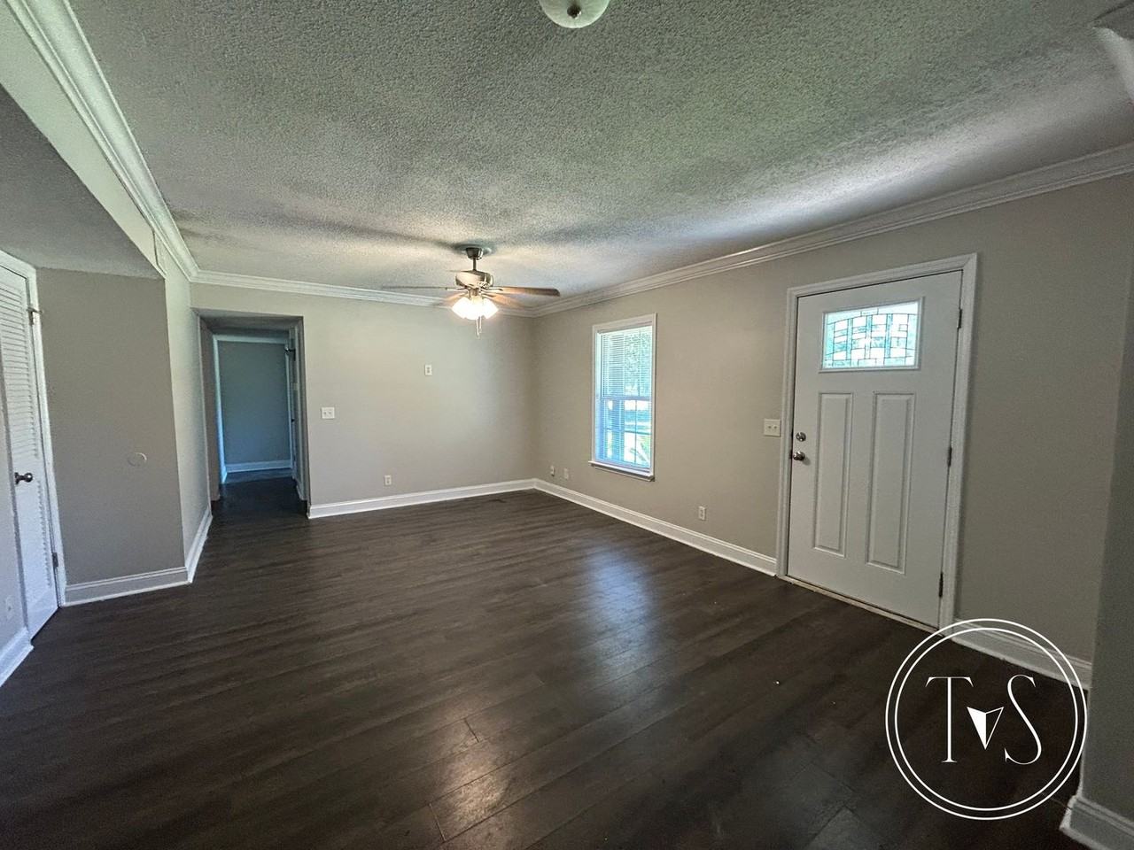 528 Ashmore Rd - Photo 3 of 11