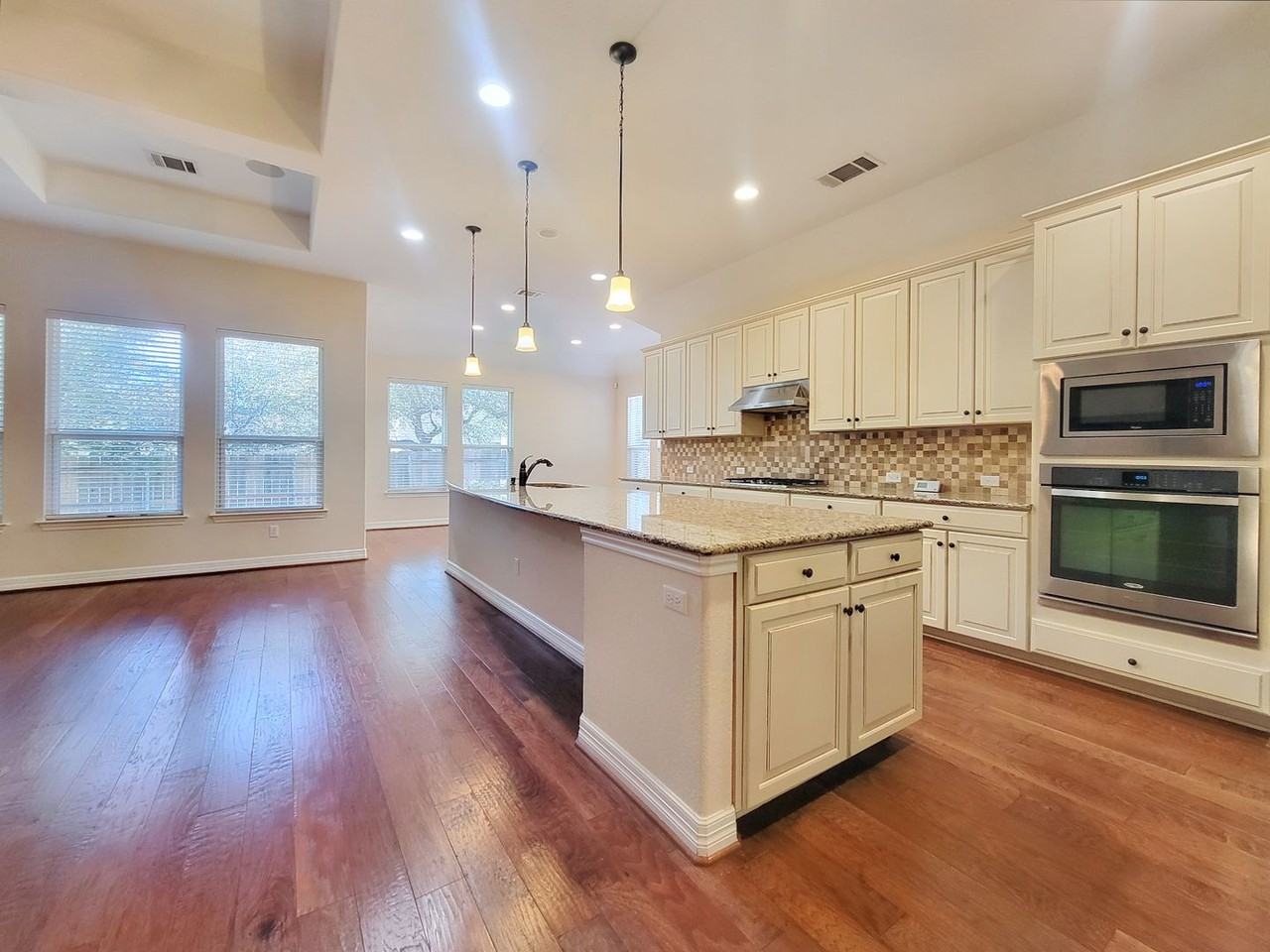 707 Brook Meadow Trl - Photo 5 of 38