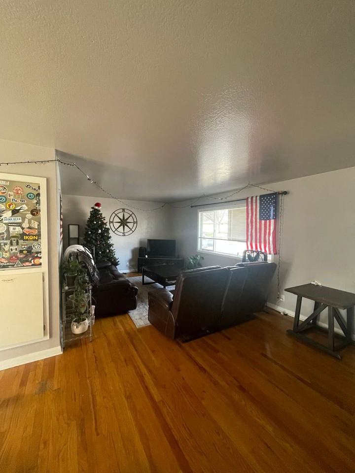 1308 Fairview Dr - Photo 5 of 23