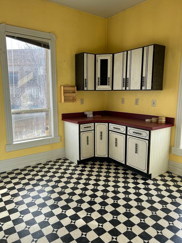 307 S Idaho St - Photo 3 of 11