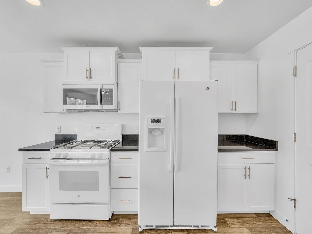 98 E Harmony Ct - Photo 3 of 38