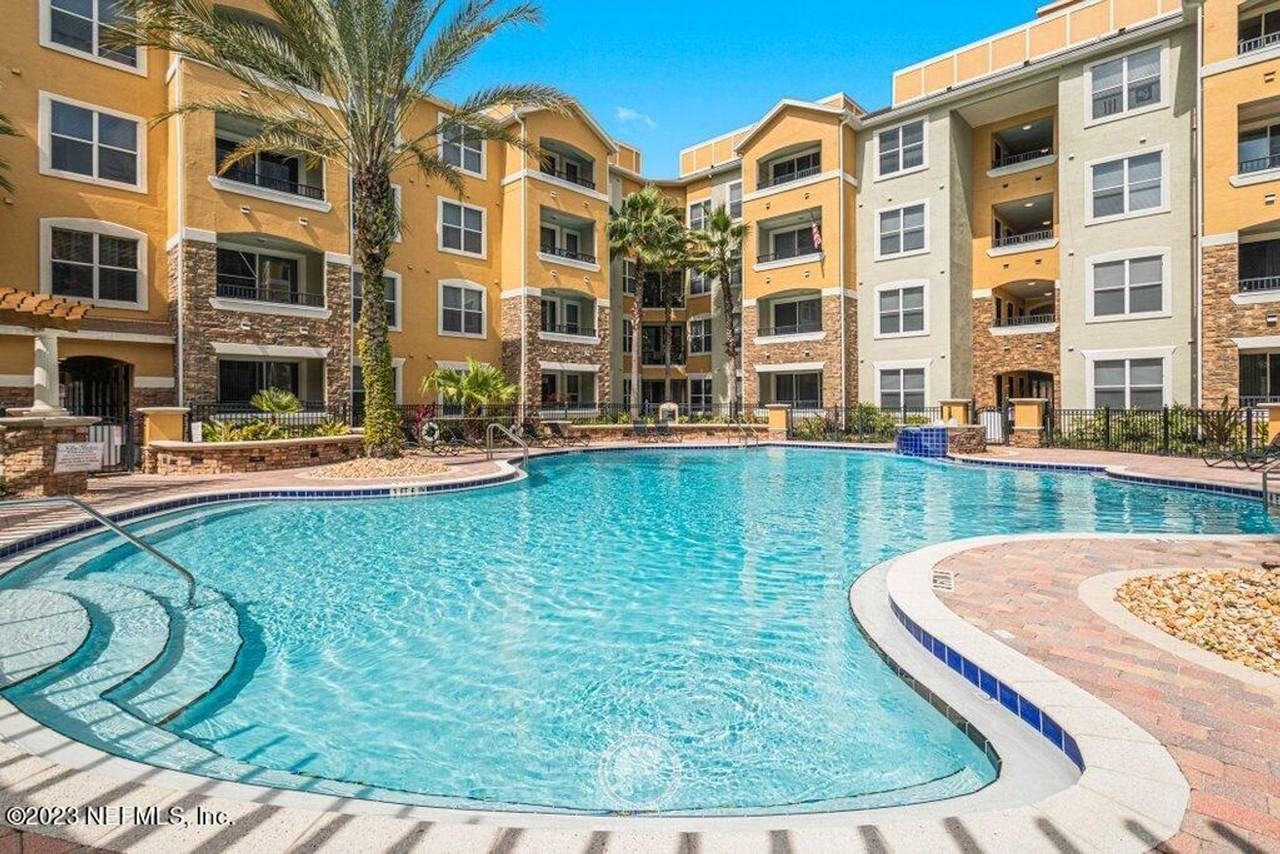 8539 Gate Pkwy W #1724