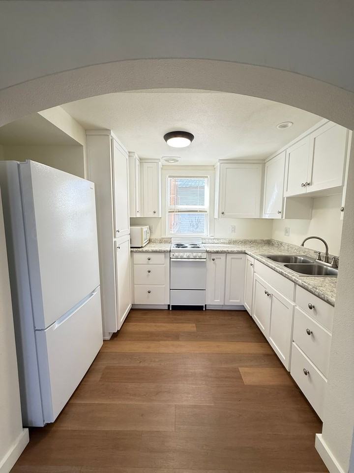 171 Alida St - Photo 3 of 16