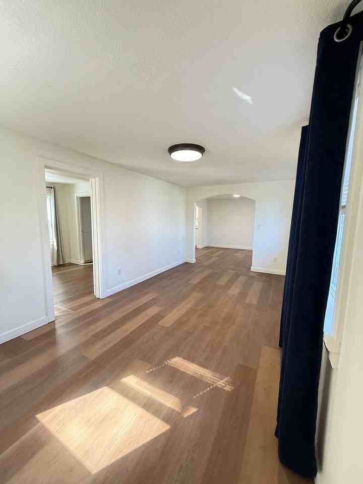 171 Alida St - Photo 4 of 16