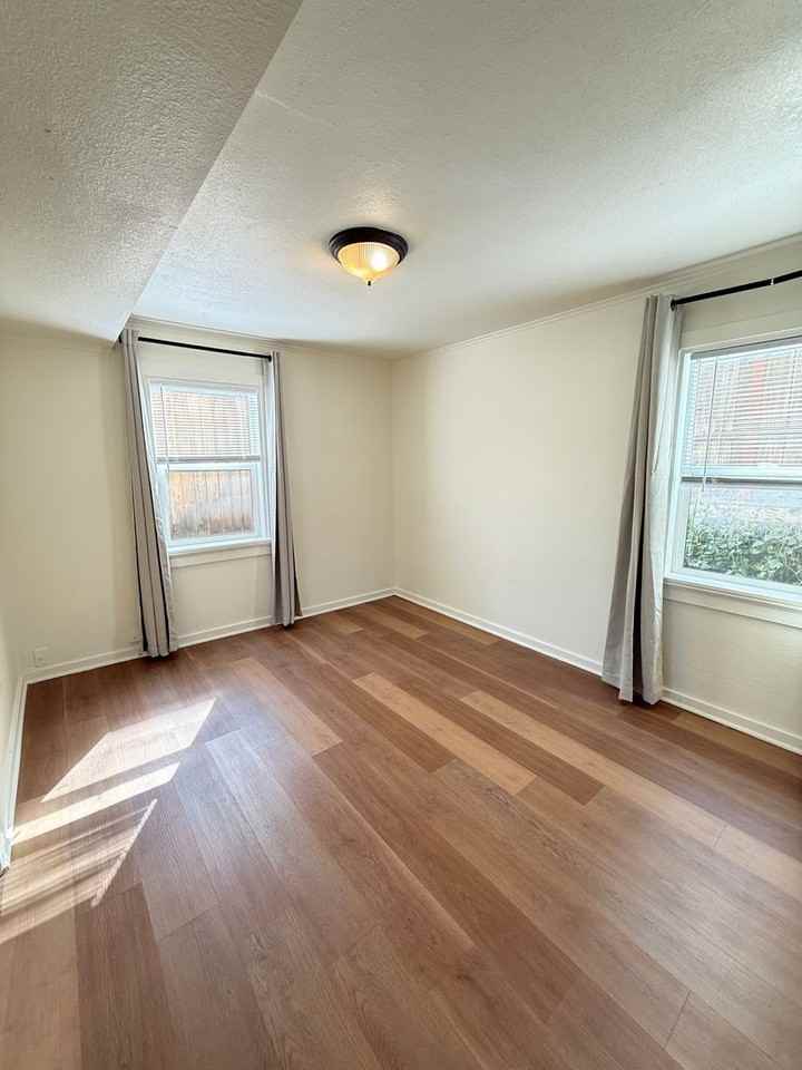 171 Alida St - Photo 5 of 16