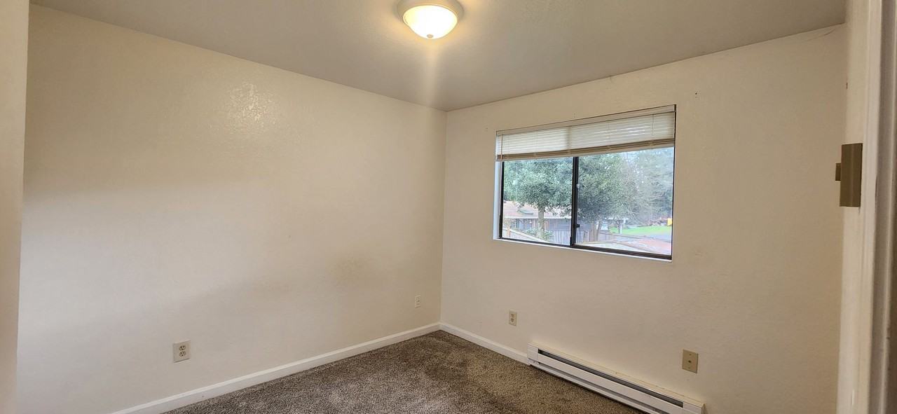 622 91st Ave SE - Photo 5 of 20