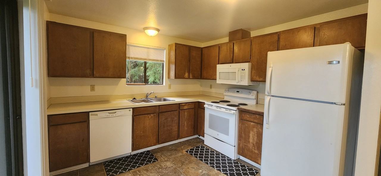 622 91st Ave SE - Photo 2 of 10