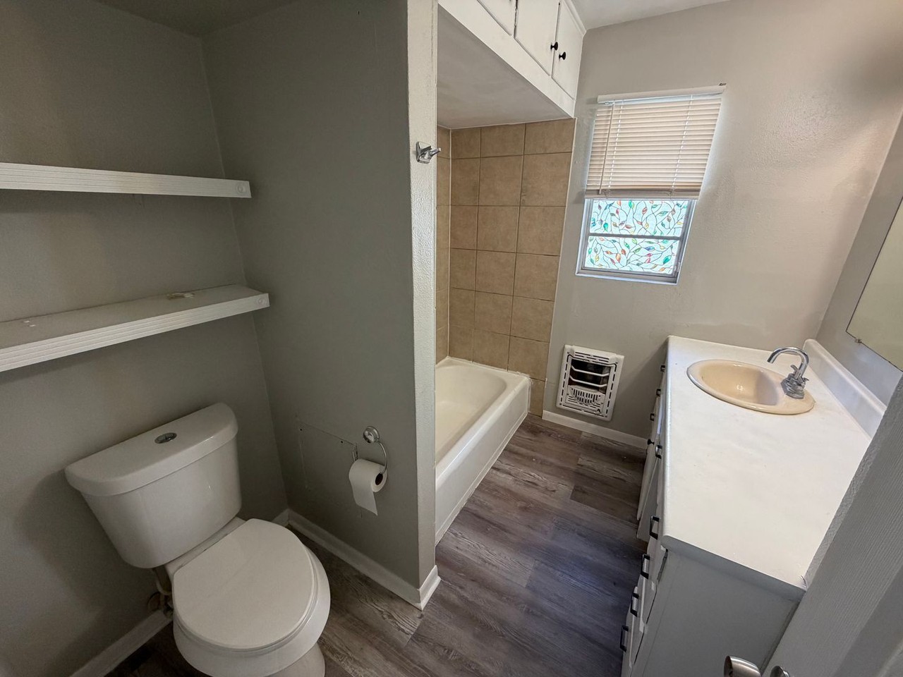 2405 33rd St - Photo 6 of 12