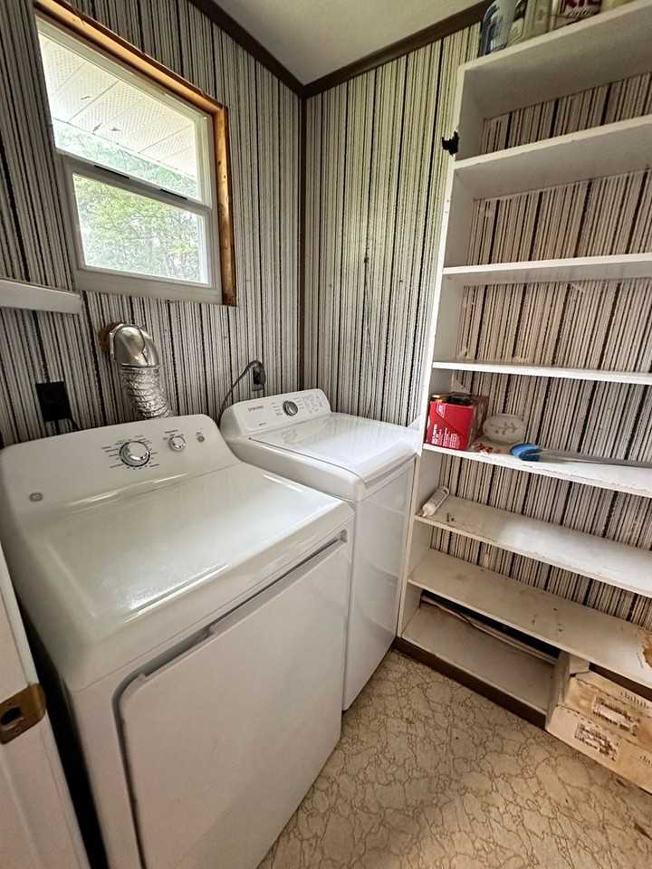 555 Sw Nightingale St - Photo 3 of 13