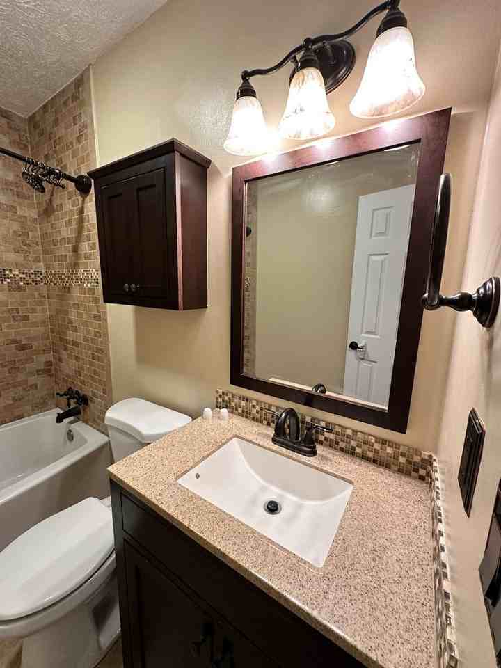 555 Sw Nightingale St - Photo 5 of 13