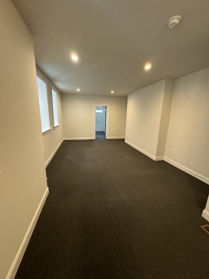 4049 Spruce St #A - Photo 5 of 12