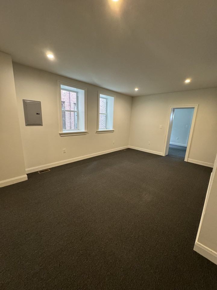 4049 Spruce St #A - Photo 6 of 12