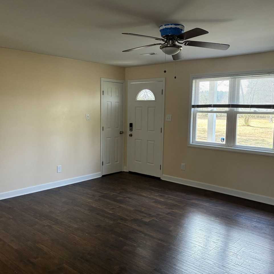 376 Governors Rd Se - Photo 3 of 44