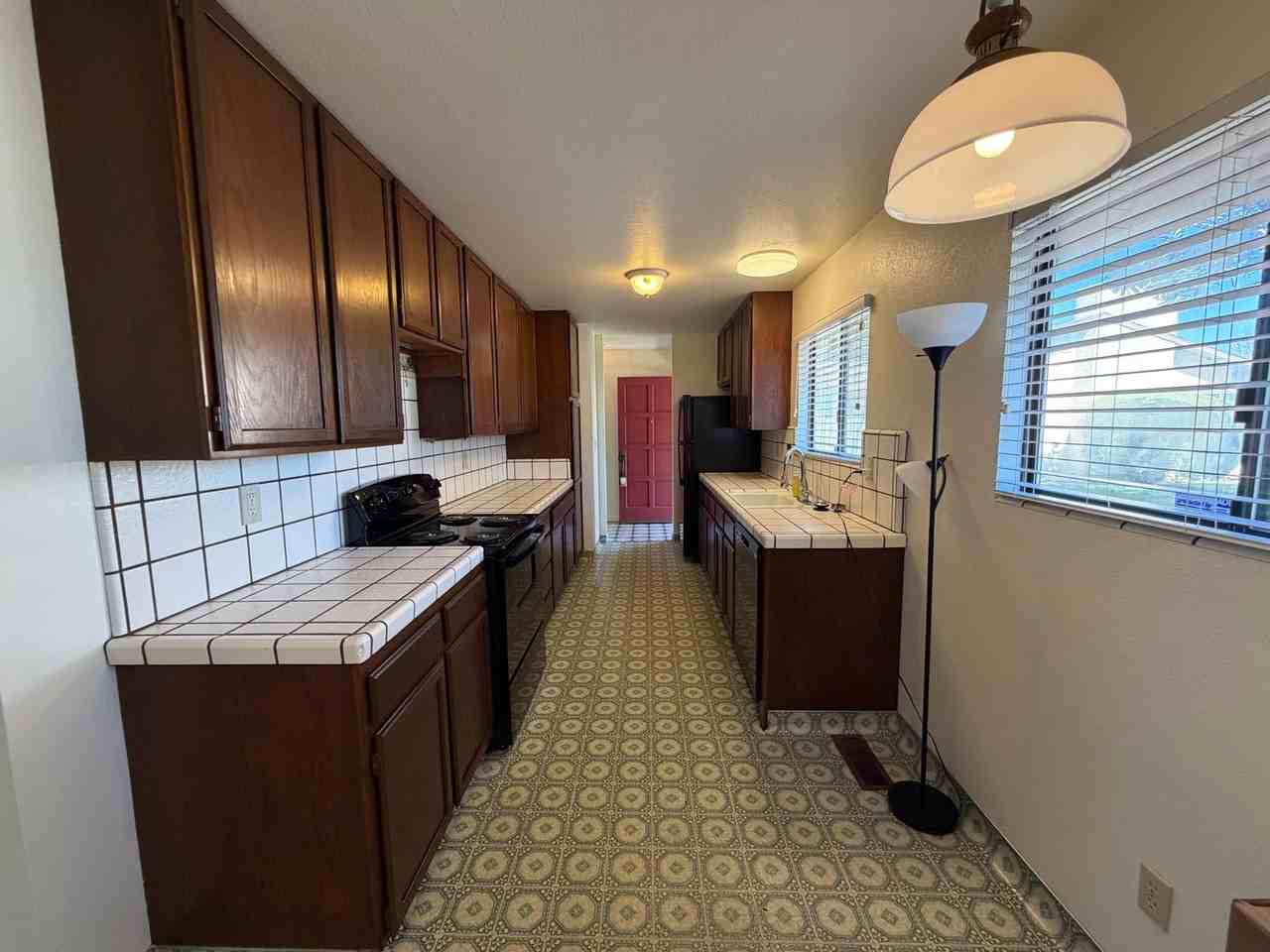 235 Sells Ct - Photo 7 of 38