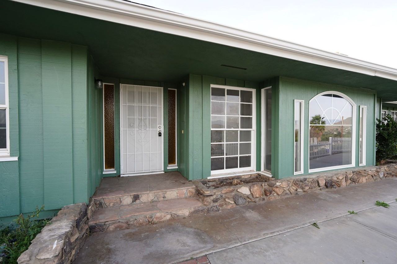 6304 Riley Way - Photo 2 of 26