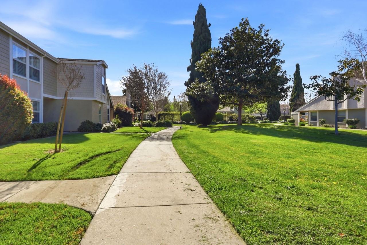 2337 Running Water Ct - Photo 2 of 37