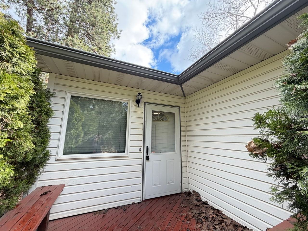 858 N Government Way - Photo 5 of 27