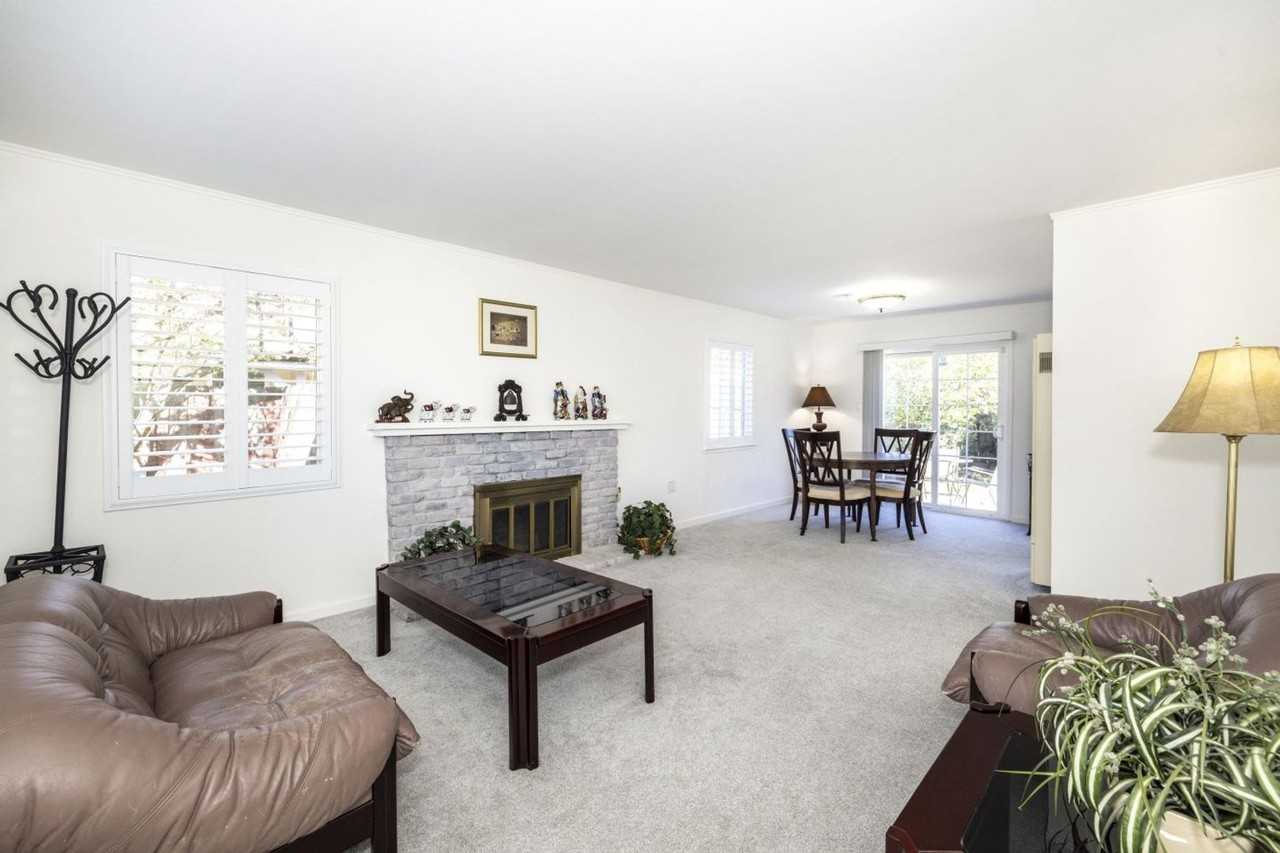 3113 Genevieve Ct - Photo 2 of 11