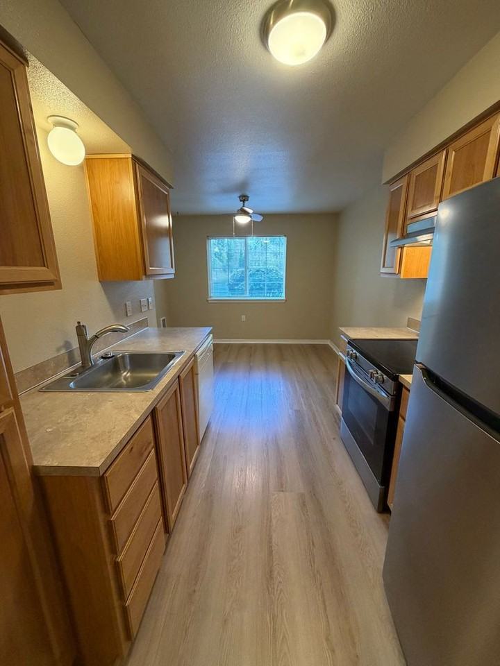 Lakeside Living at The Apartments at Cinnamon Lakes - Photo 2 of 31