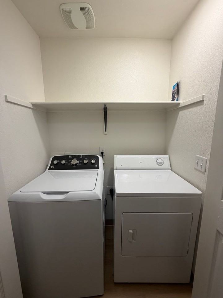 Lakeside Living at The Apartments at Cinnamon Lakes - Photo 7 of 31