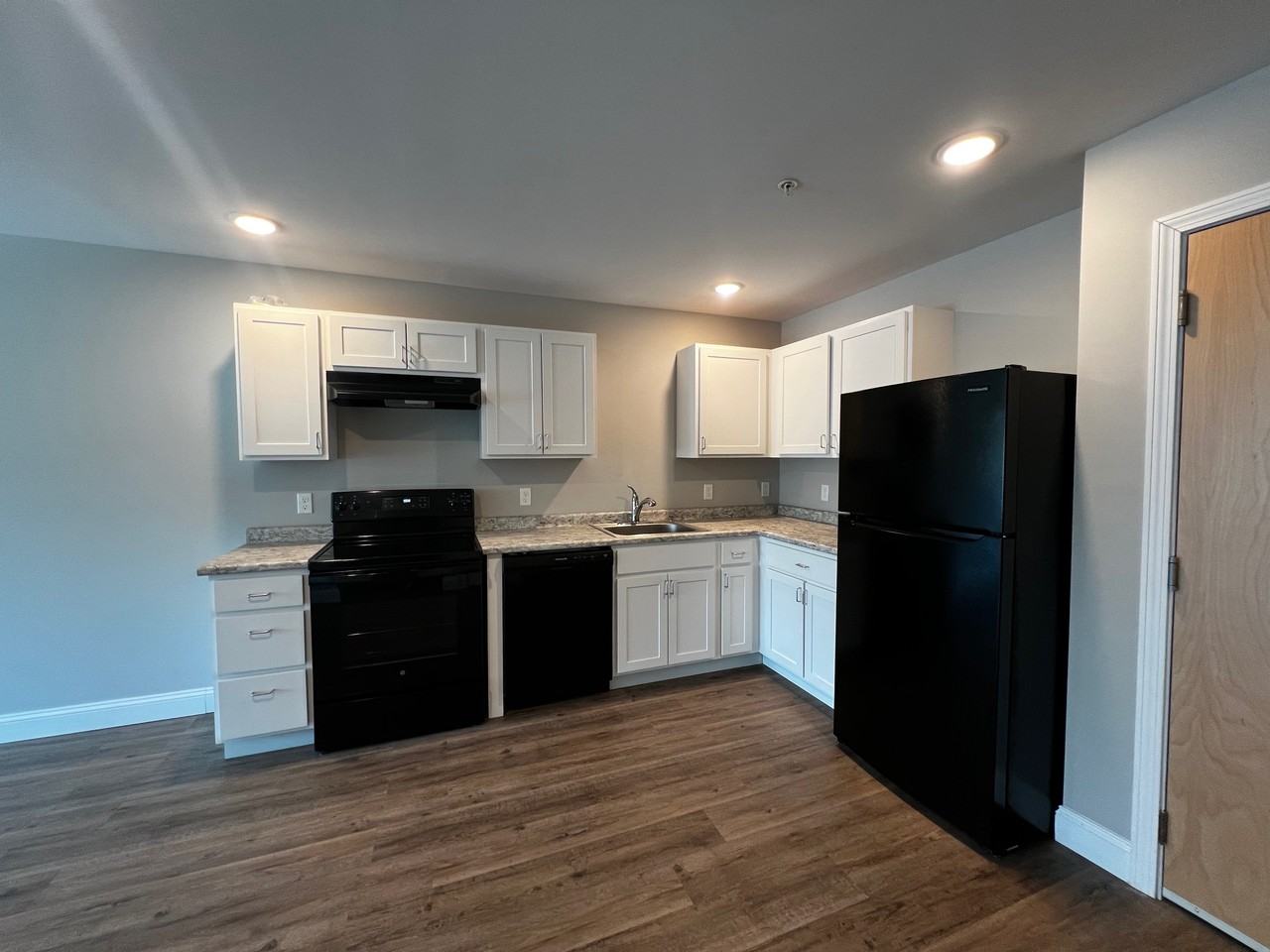 197 Pearl St - Photo 2 of 12