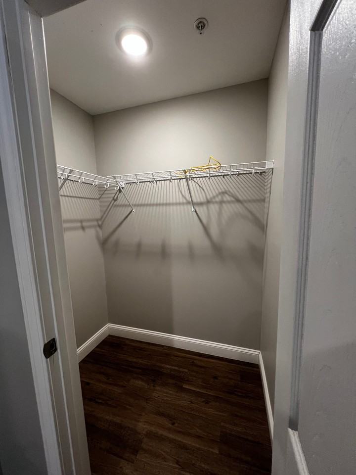 197 Pearl St - Photo 6 of 12