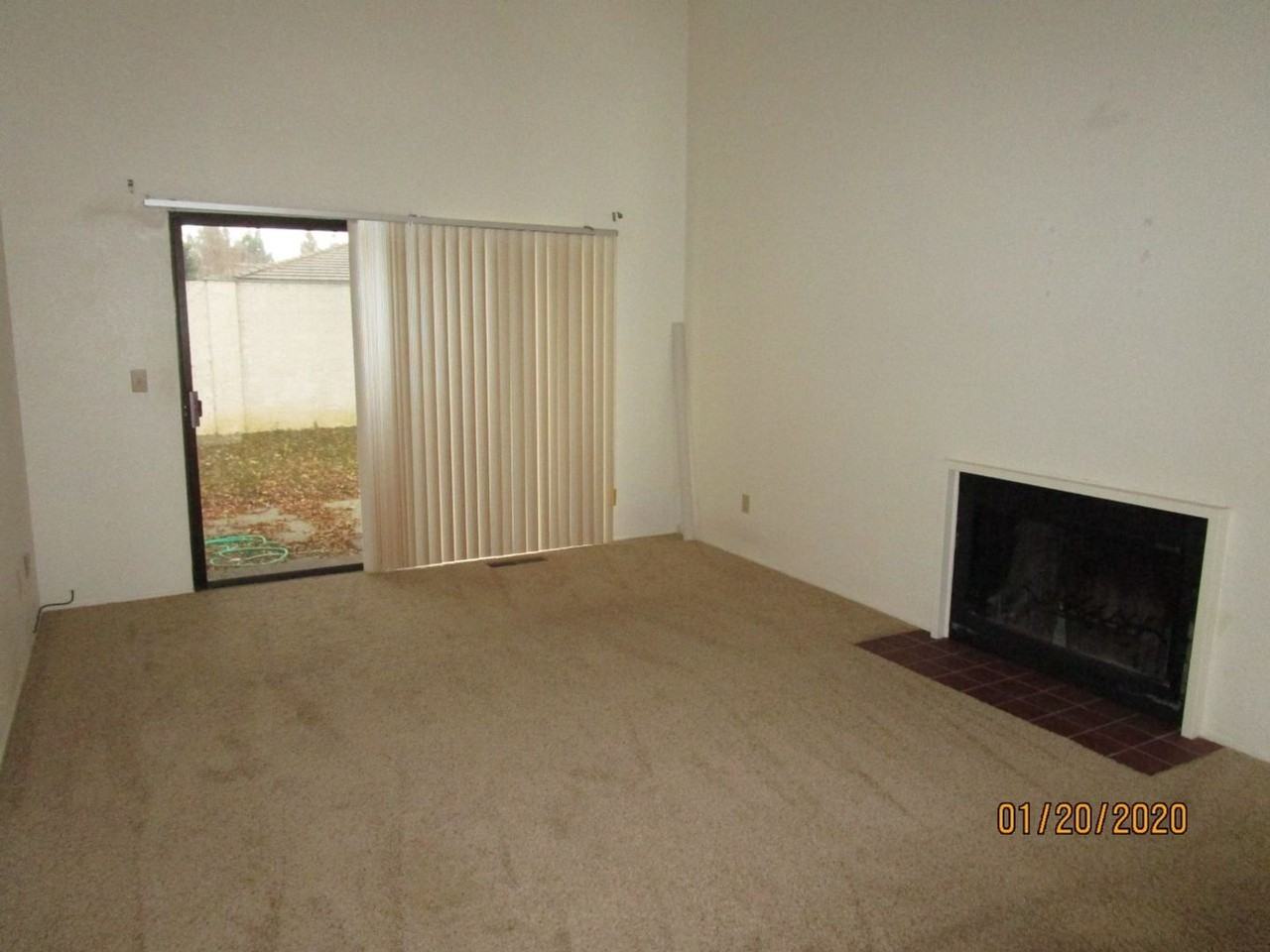 1110 Hartford Pl - Photo 2 of 6