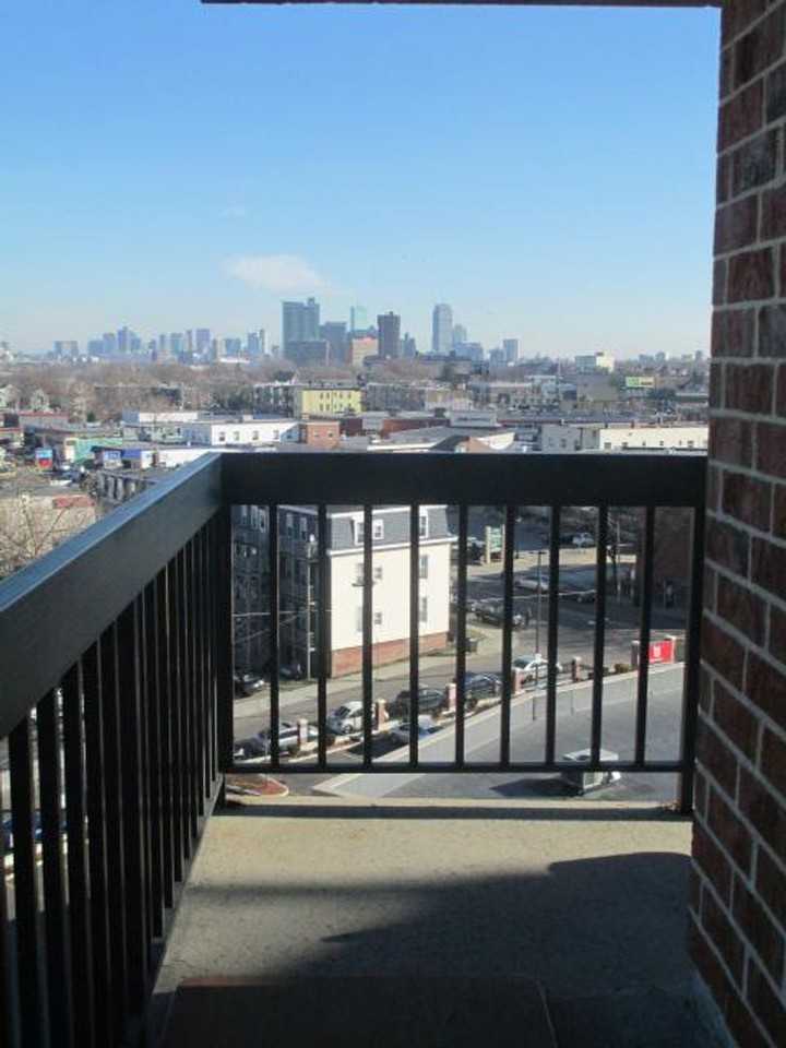 15 N Beacon St - Photo 7 of 9