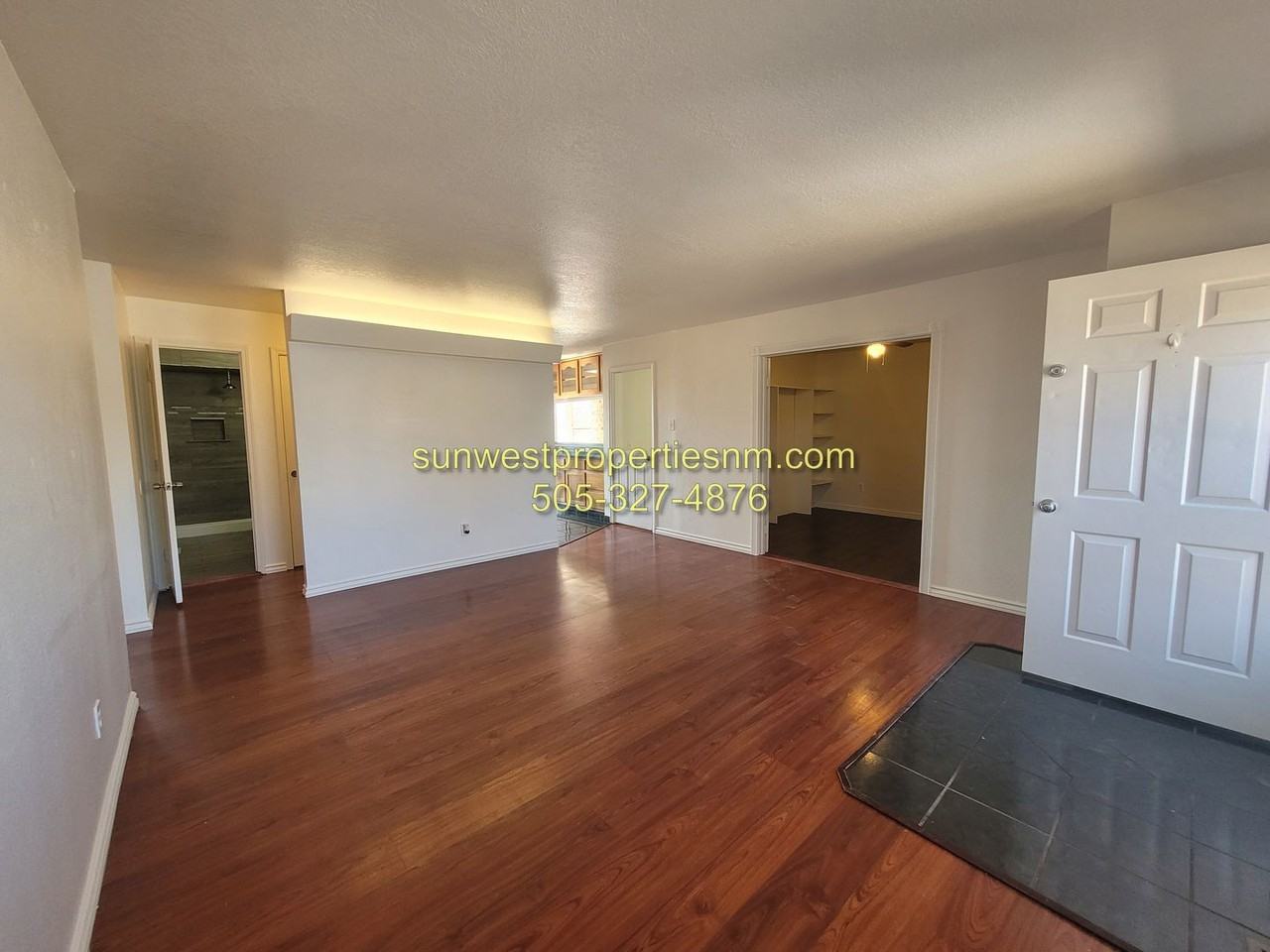 4501 Arctic St - Photo 4 of 26