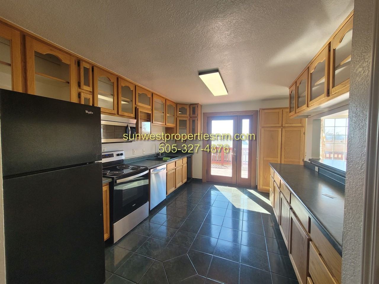 4501 Arctic St - Photo 7 of 26