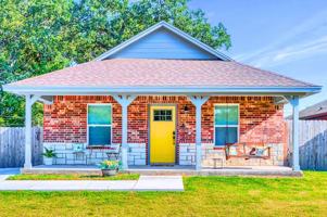 featured image of 904 Brown Ave