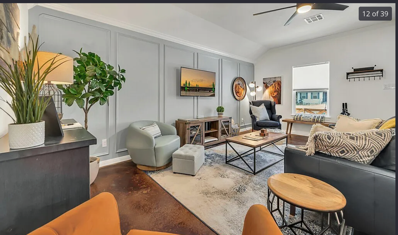 904 Brown Ave - Photo 2 of 16