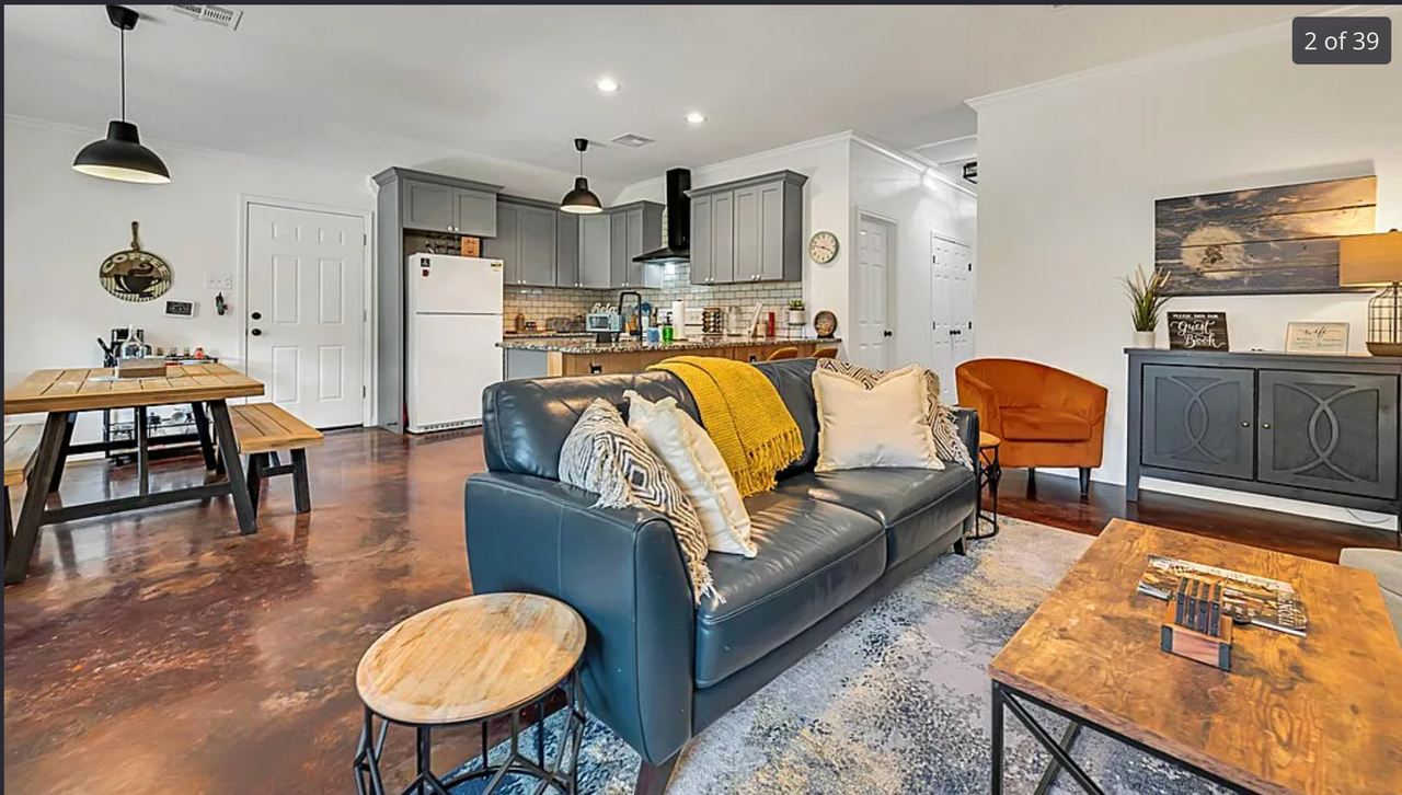 904 Brown Ave - Photo 3 of 16