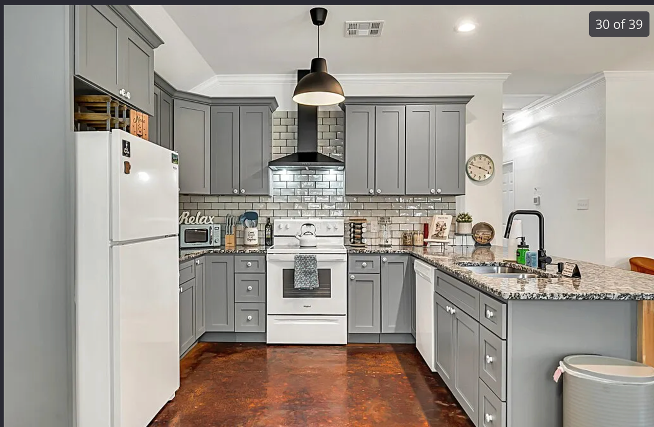 904 Brown Ave - Photo 4 of 16