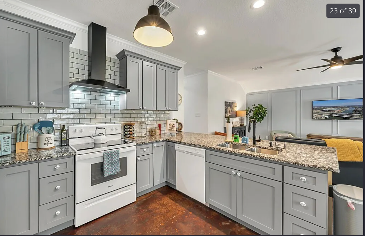 904 Brown Ave - Photo 6 of 16